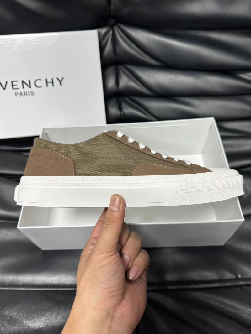 Givenchy Sneakers